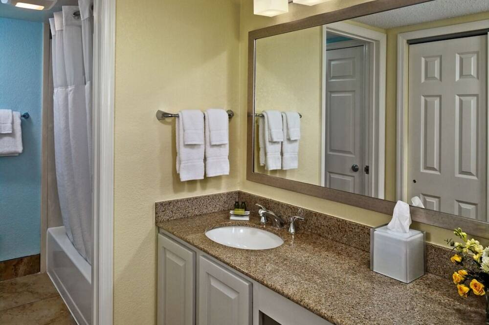 Photo of Bathroom in White Station