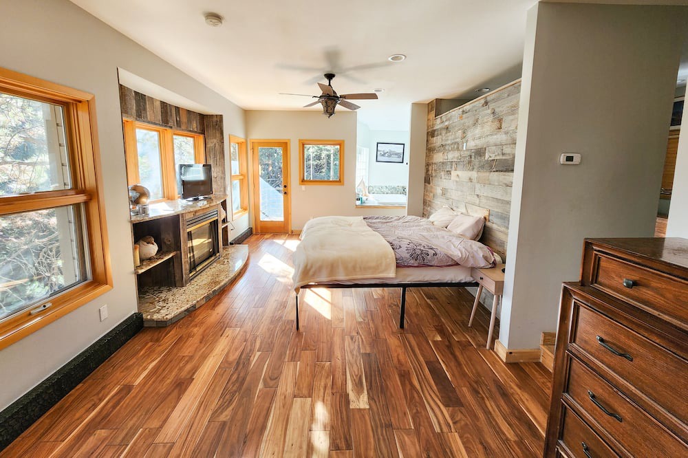 Photo of Bedroom in Kerr Gulch