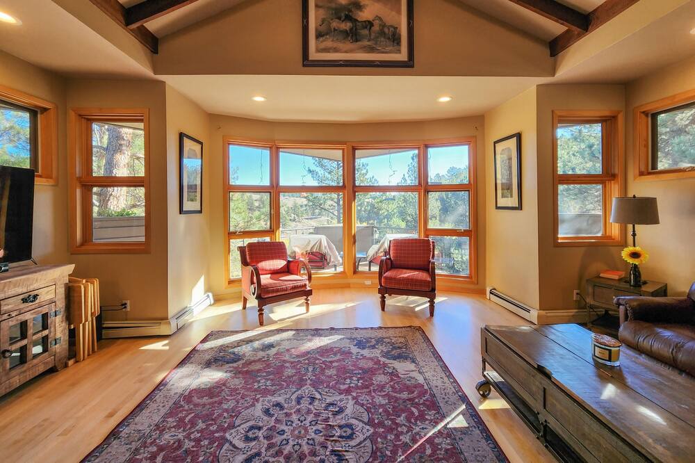 Photo of Livingroom in Kerr Gulch