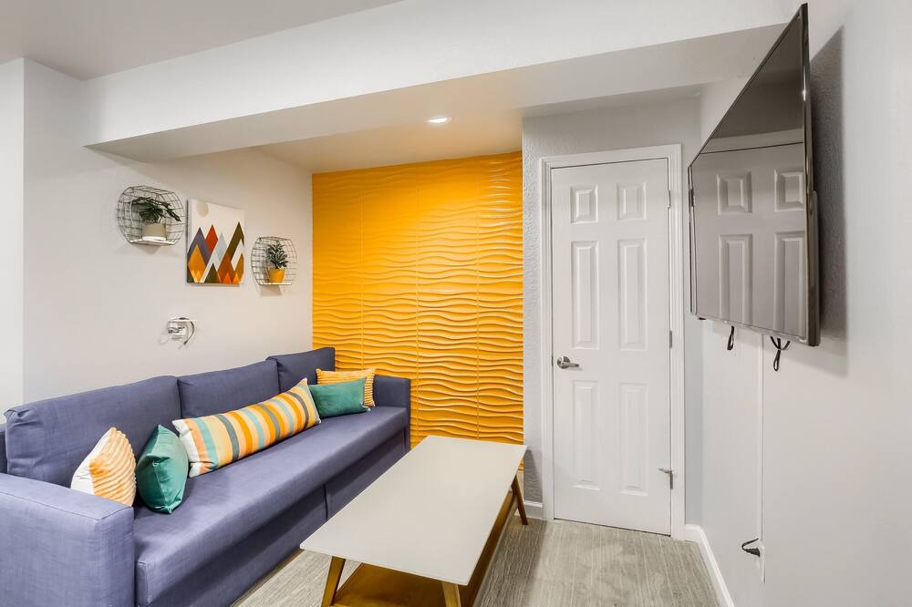 Photo of Livingroom in Green Valley Ranch