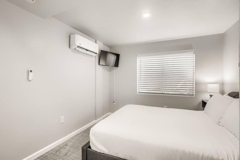 Photo of Bedroom in Green Valley Ranch