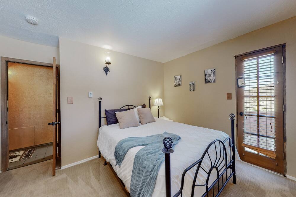 Photo of Bedroom in Northeast Heights