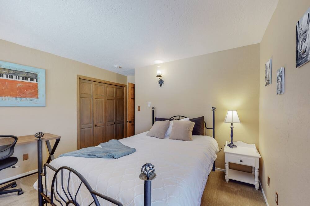 Photo of Bedroom in Northeast Heights