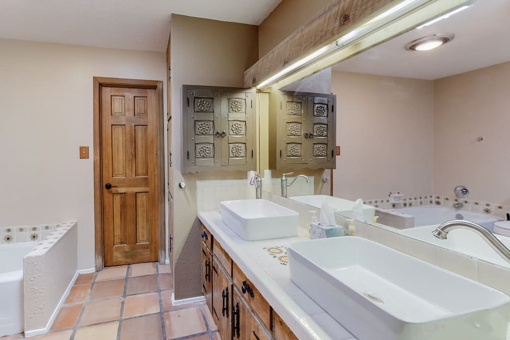 Photo of Bathroom in Northeast Heights