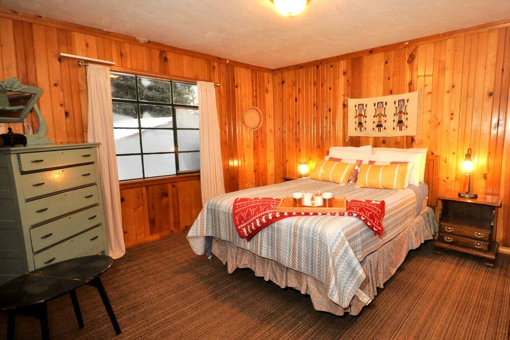 Photo of Bedroom in Cloudcroft