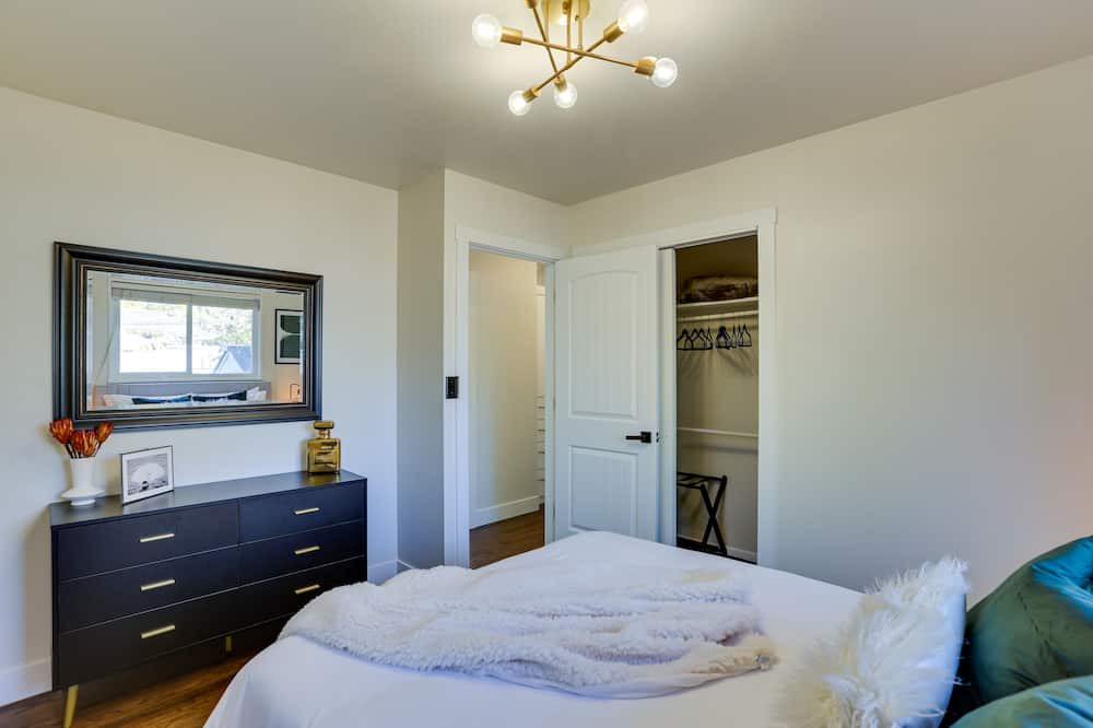 Photo of Bedroom in Englewood