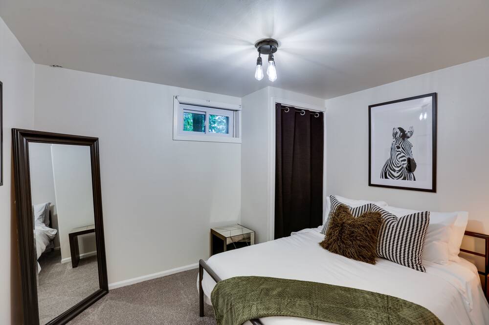 Photo of Bedroom in Englewood