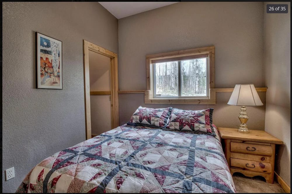 Photo of Bedroom in Warm Springs