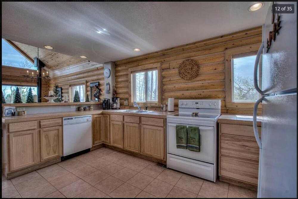 Photo of Kitchen in Warm Springs