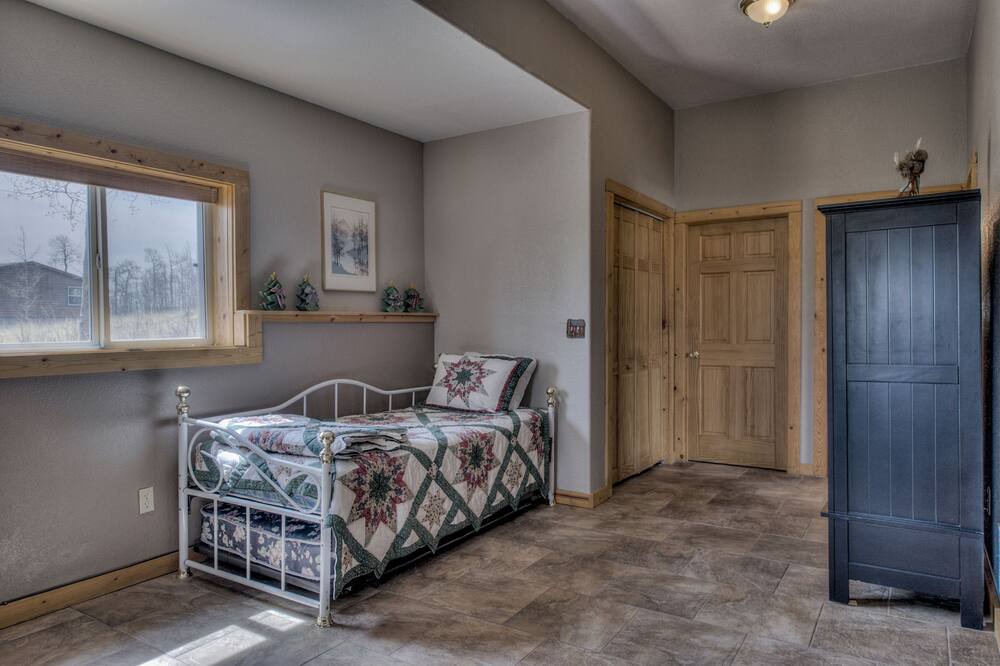 Photo of Bedroom in Warm Springs