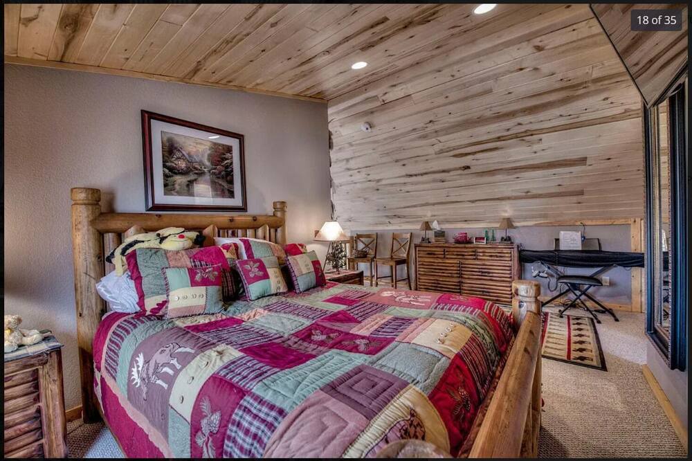 Photo of Bedroom in Warm Springs