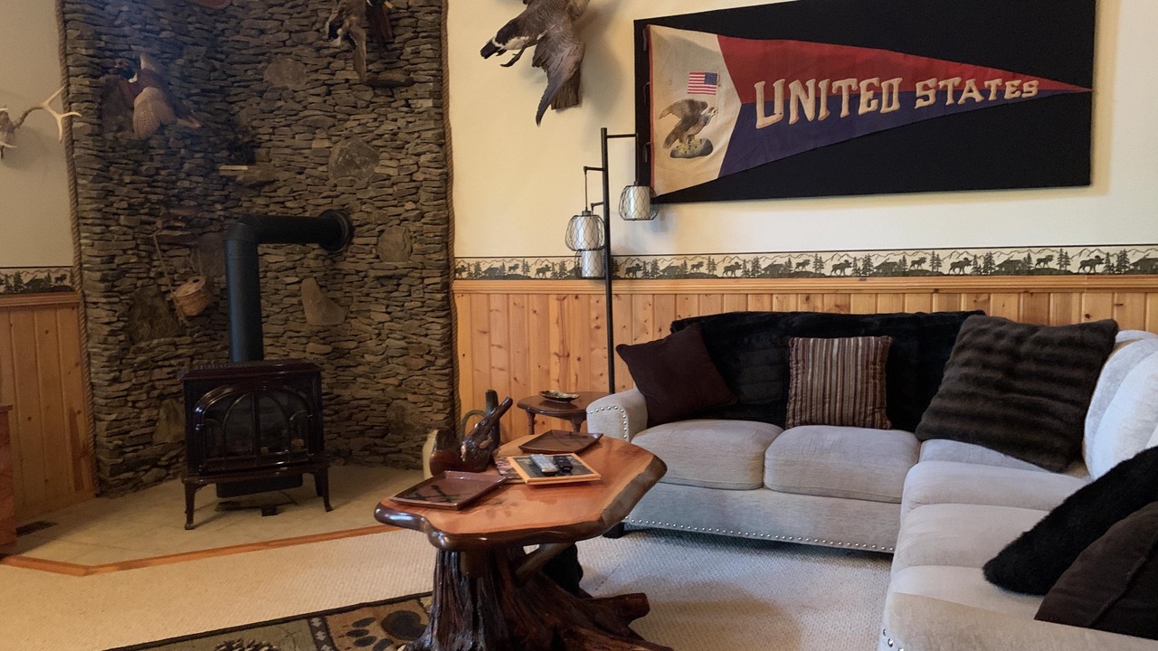Photo of Livingroom in Alpine Lake