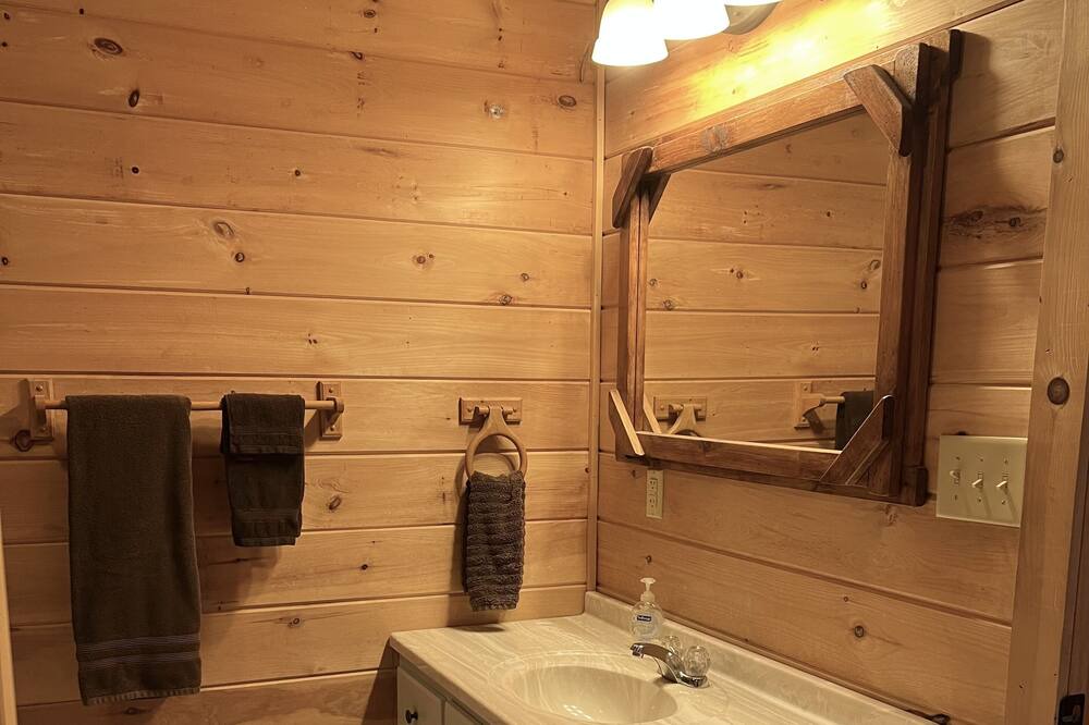 Photo of Bathroom in Copperhill