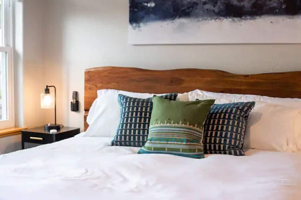 Photo of Bedroom in Conifer Mountain and Meadows