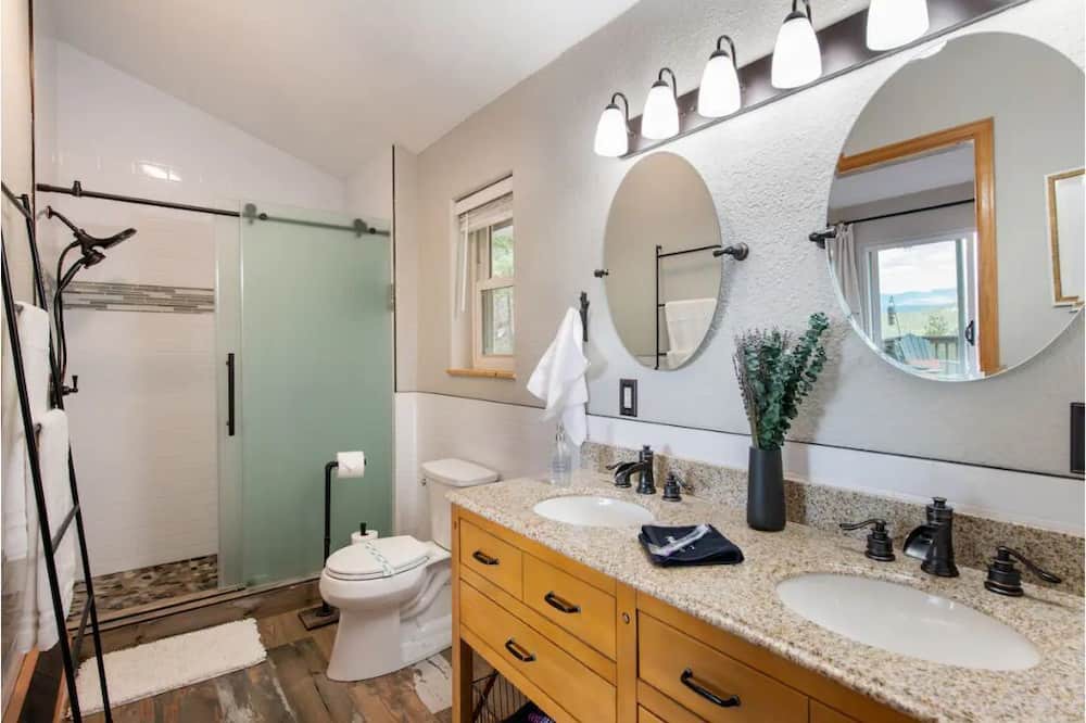 Photo of Bathroom in Conifer Mountain and Meadows