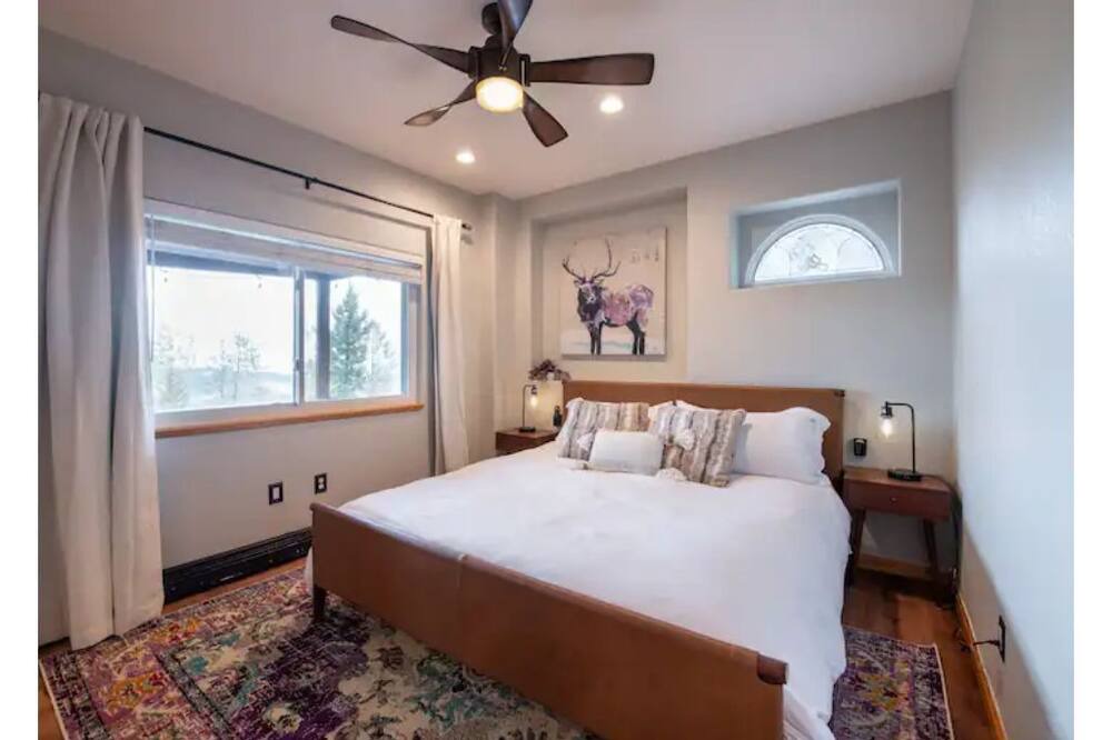 Photo of Bedroom in Conifer Mountain and Meadows