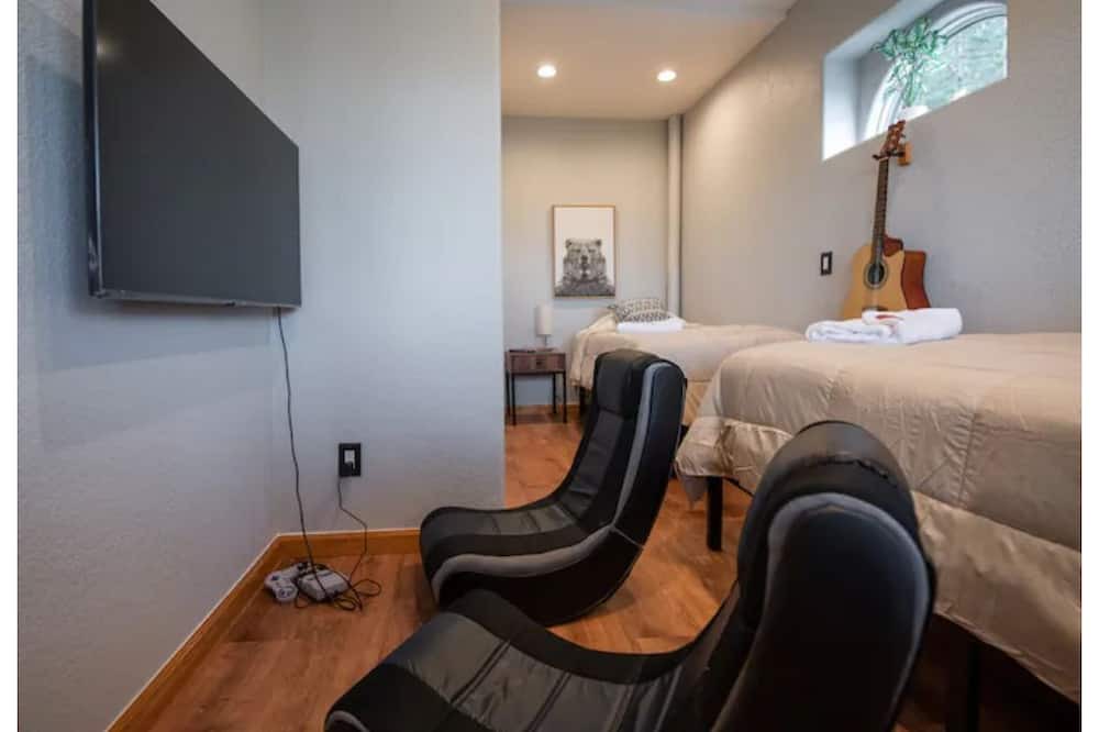 Photo of Bedroom in Conifer Mountain and Meadows
