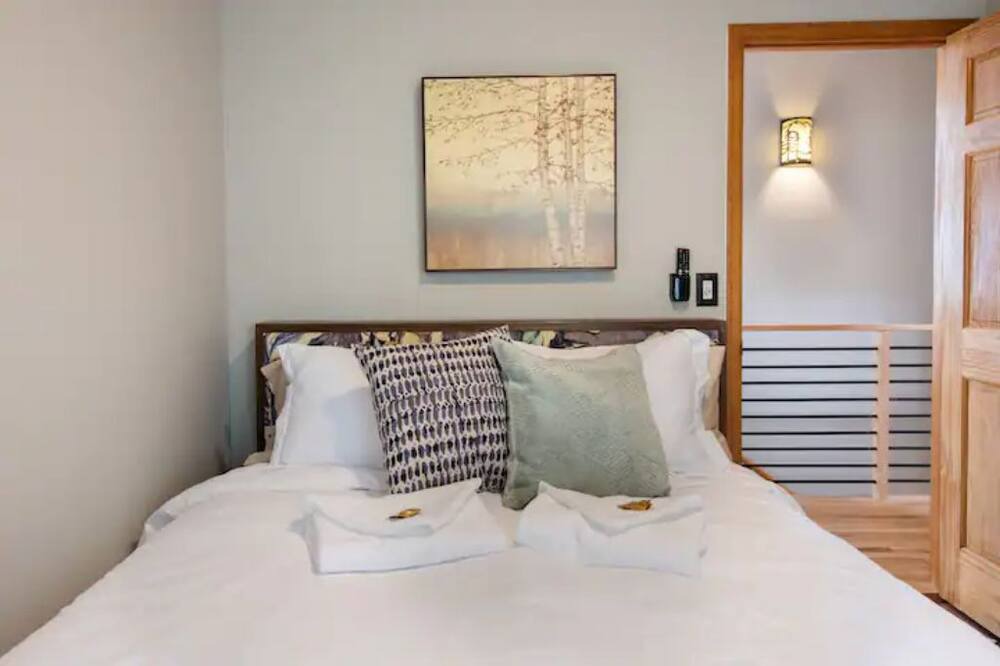 Photo of Bedroom in Conifer Mountain and Meadows