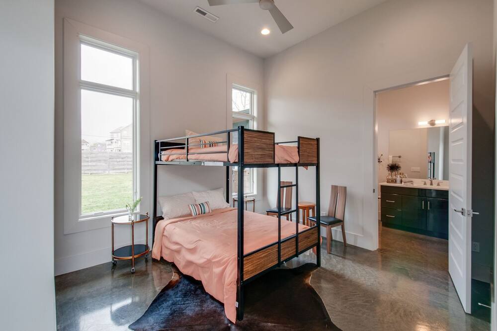 Photo of Bedroom in The Nations