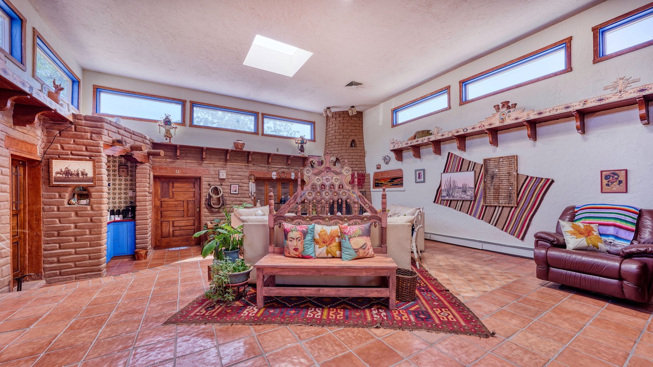 Photo of Livingroom in Alamedan Valley