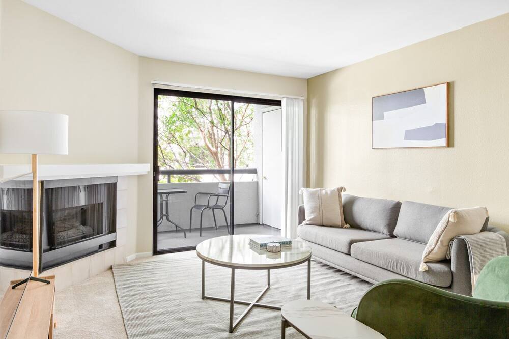 Photo of Livingroom in Downtown Burbank
