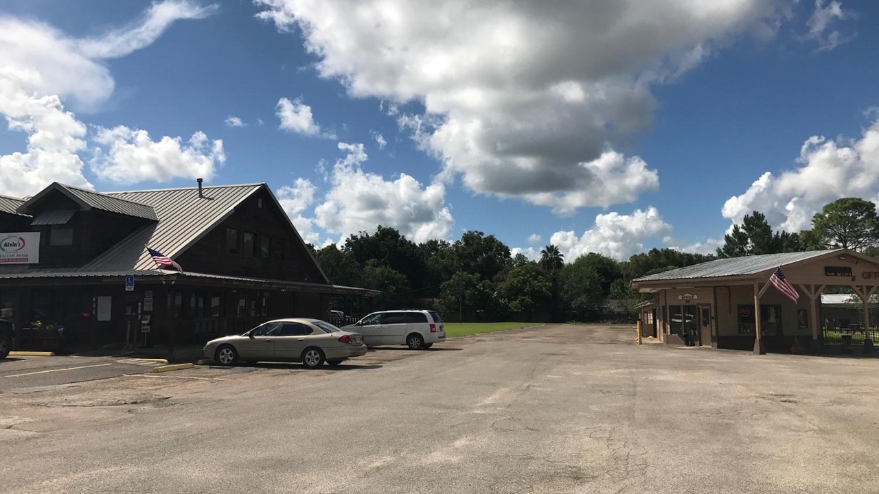 Photo of Others in Alvin
