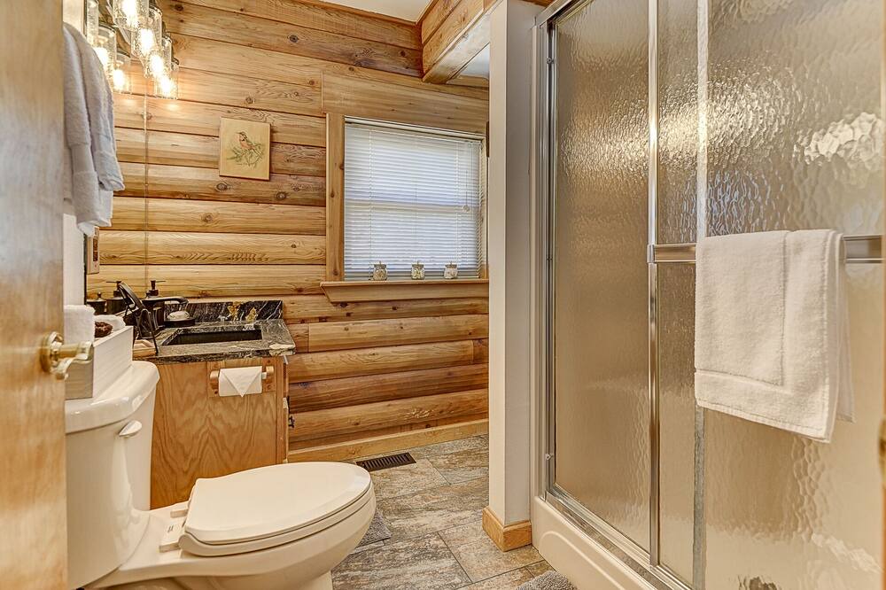 Photo of Bathroom in Woodland Park