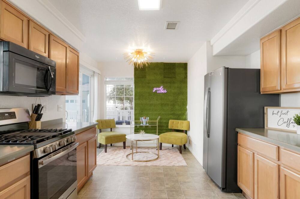 Photo of Kitchen in North Central Westminster