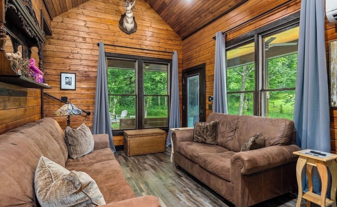 Photo of Livingroom in Cookeville
