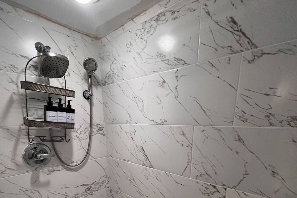 Photo of Bathroom in Lincoln Park