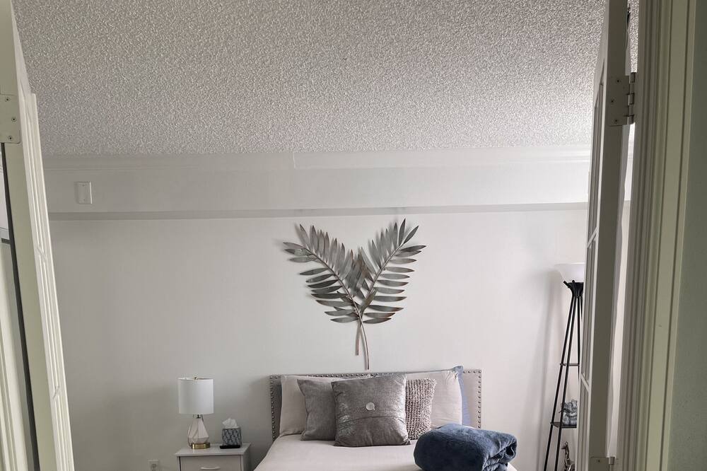 Photo of Bedroom in Lincoln Park