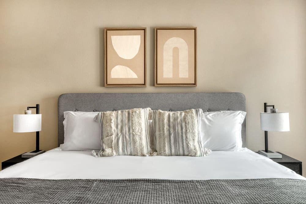 Photo of Bedroom in Downtown Burbank