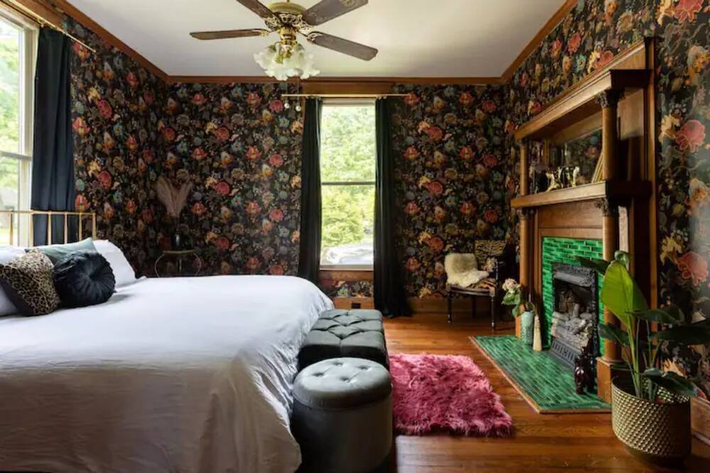 Photo of Bedroom in Inglewood