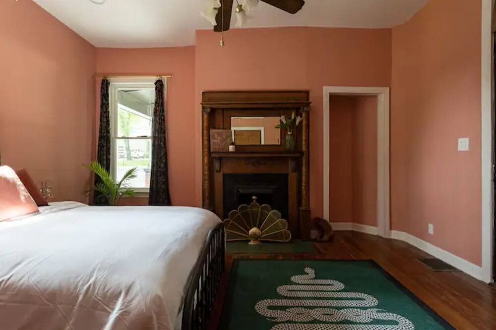 Photo of Bedroom in Inglewood
