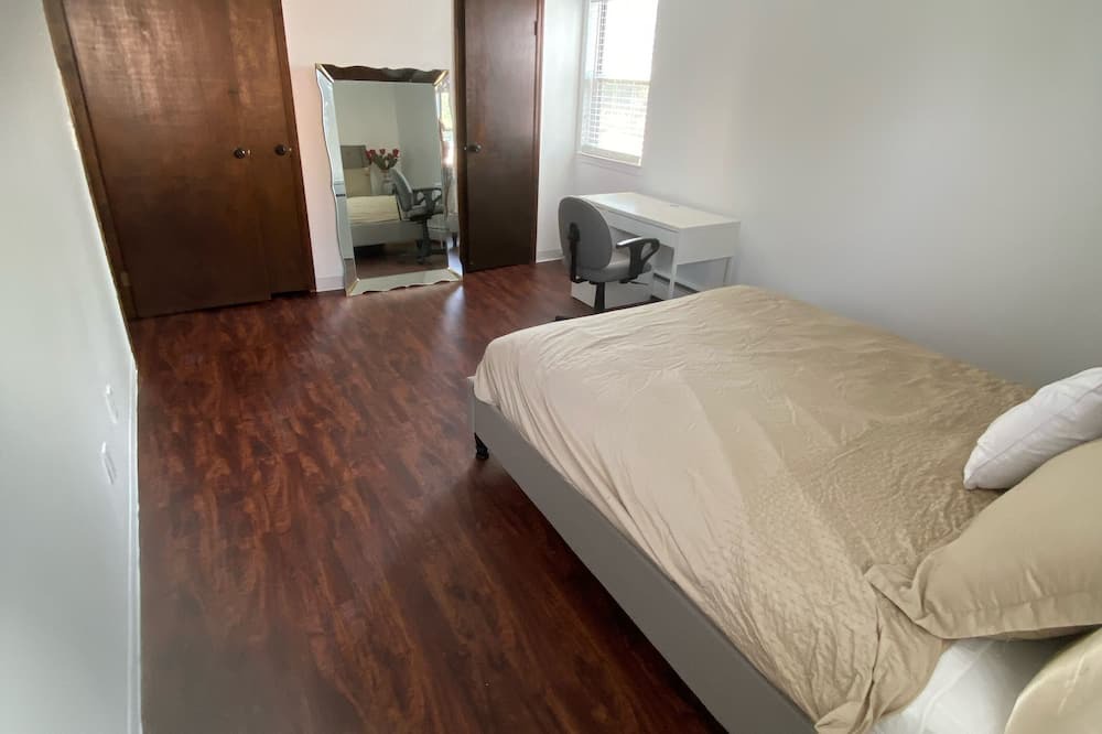 Photo of Bedroom in Syosset