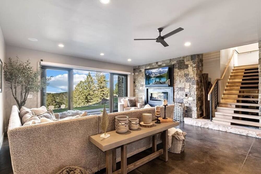 Photo of Livingroom in Morrison