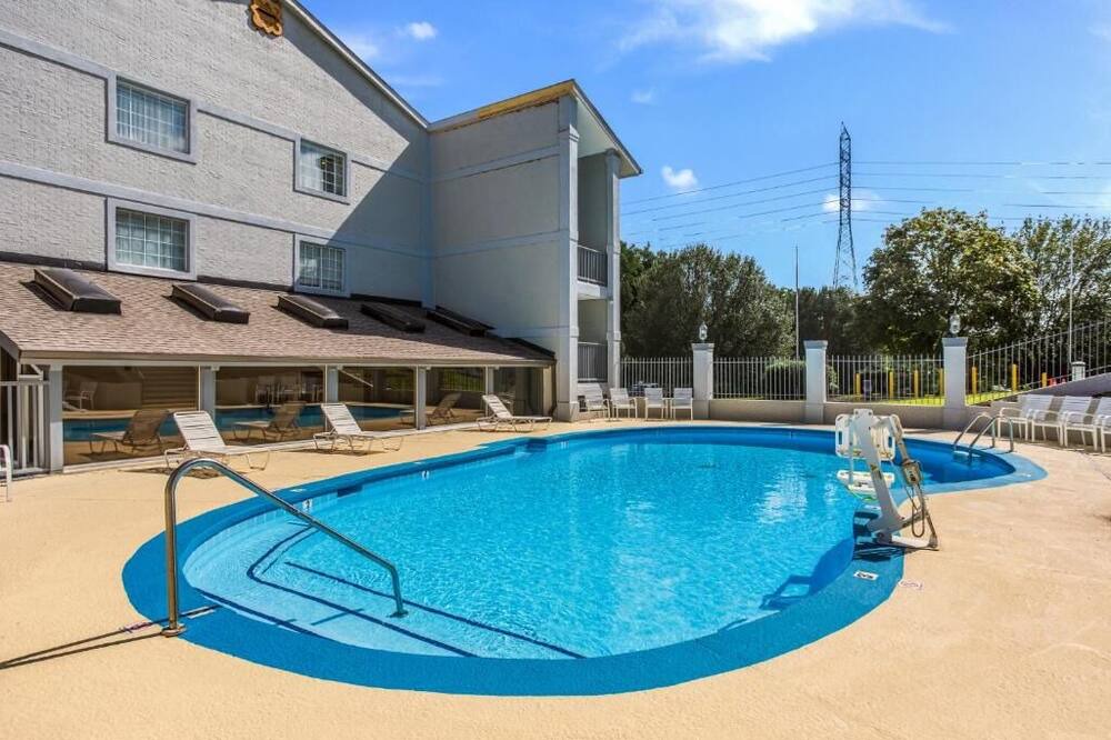 Photo of Outdoor in Merry Oaks