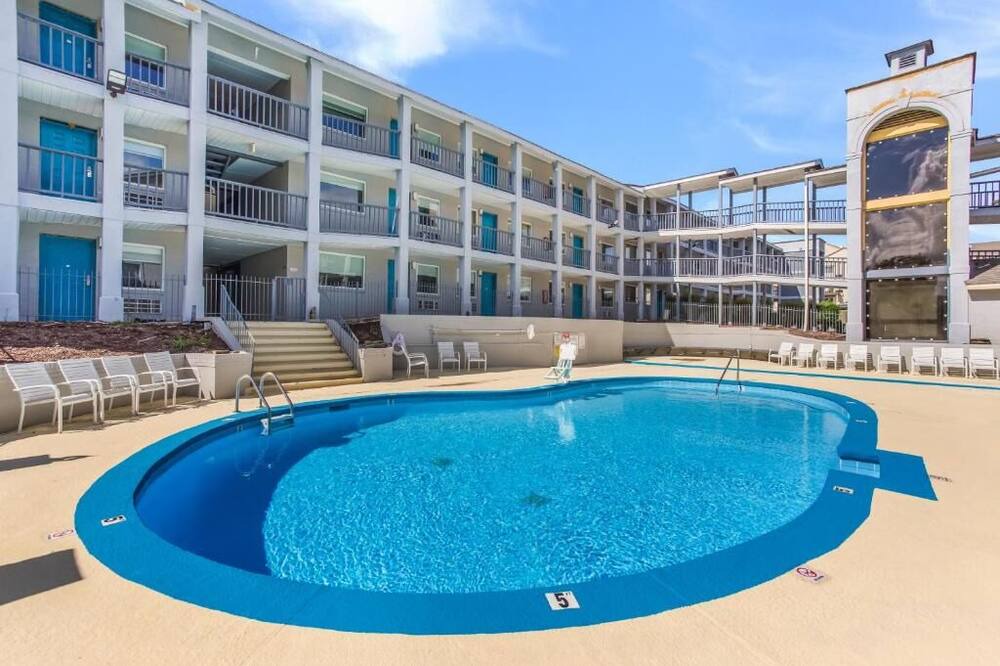 Photo of Outdoor in Merry Oaks