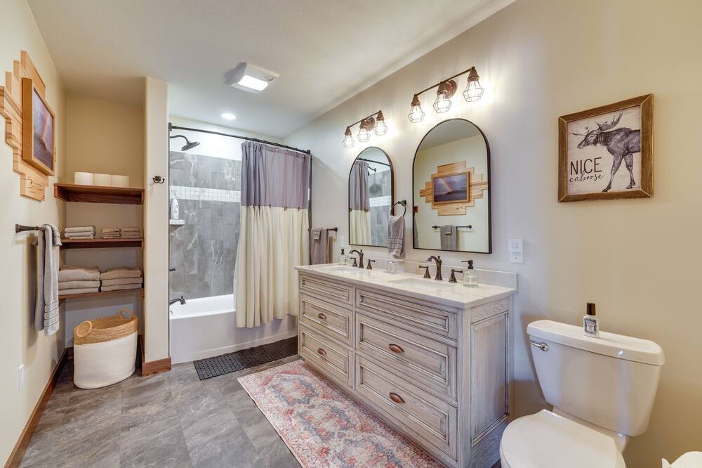 Photo of Bathroom in Driftwood