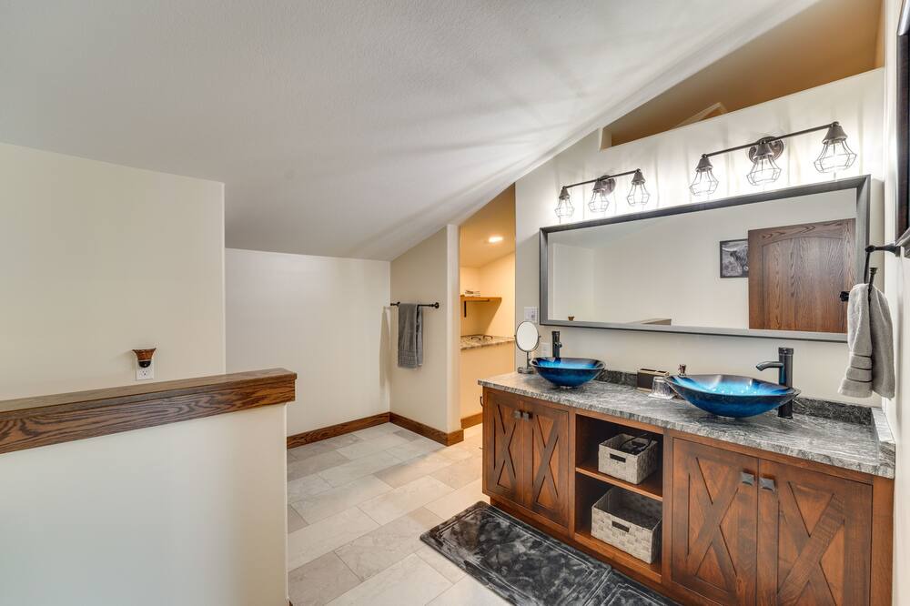 Photo of Bathroom in Driftwood