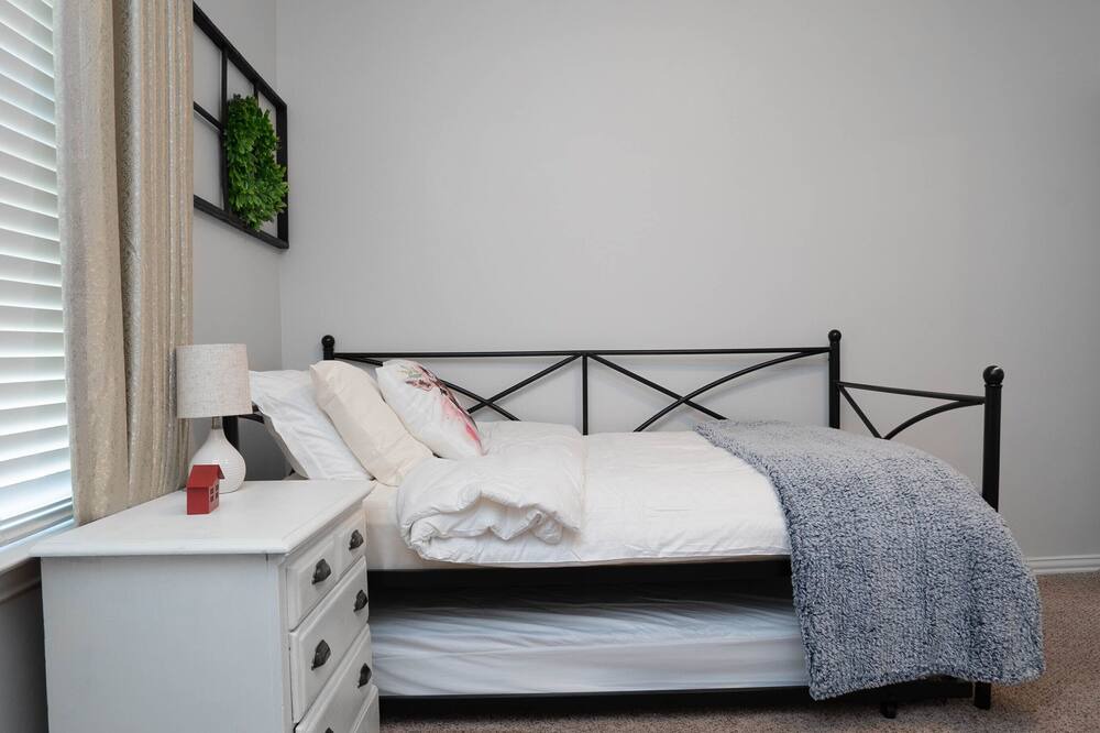 Photo of Bedroom in Pearland