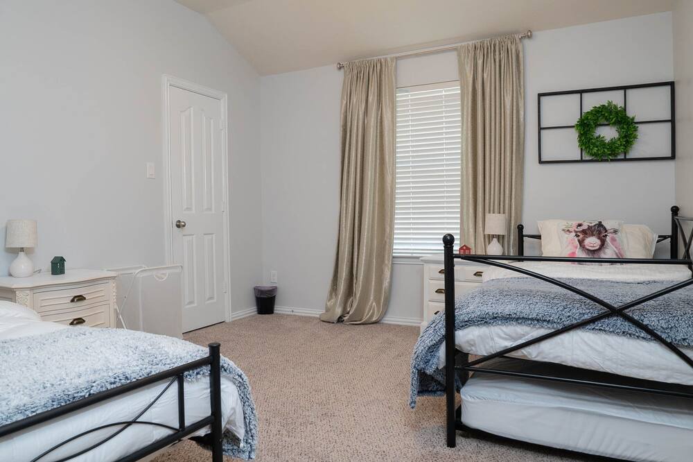 Photo of Bedroom in Pearland