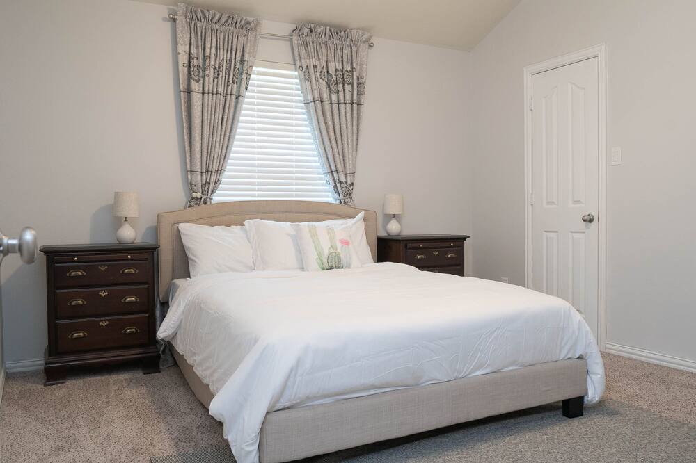 Photo of Bedroom in Pearland