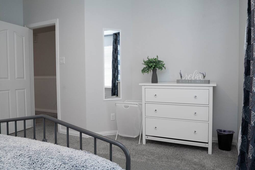 Photo of Bedroom in Pearland