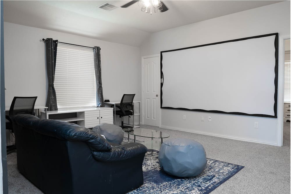Photo of Livingroom in Pearland