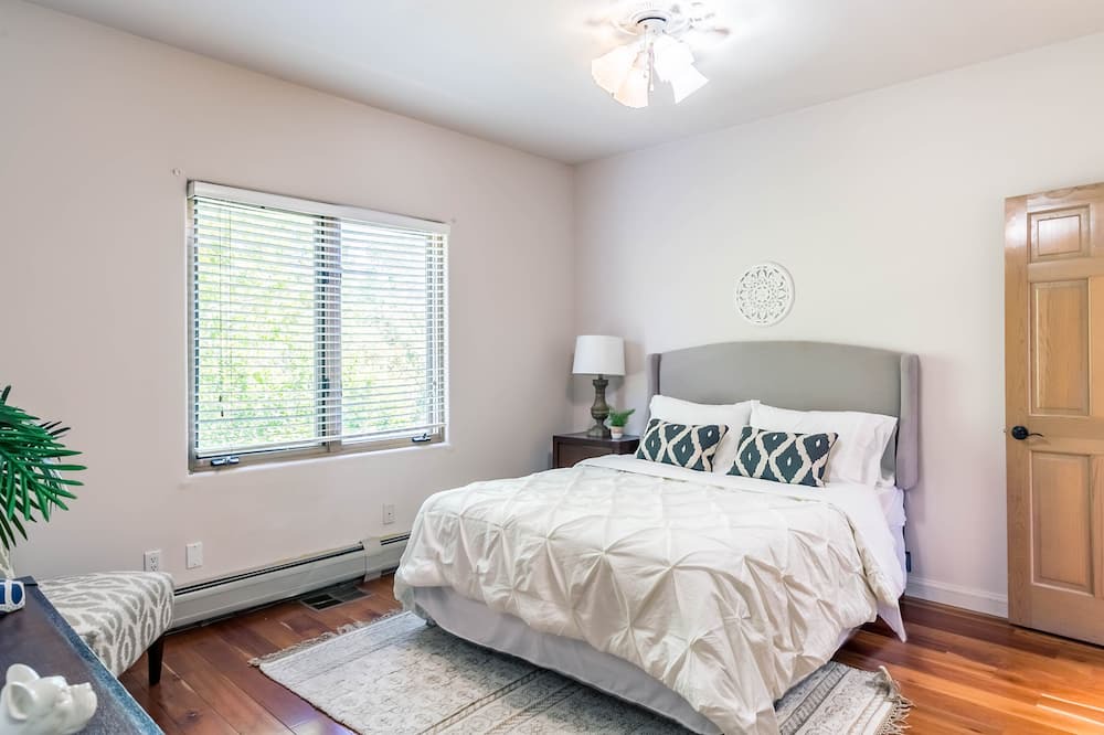 Photo of Bedroom in Los Ranchos de Albuquerque