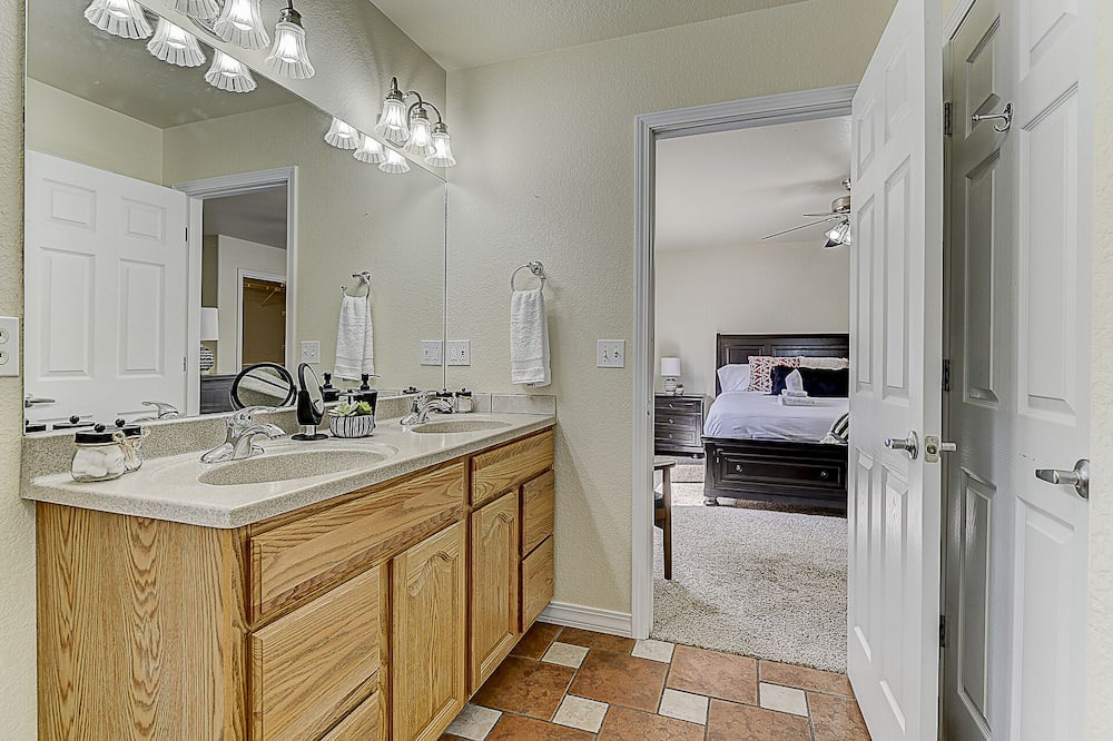 Photo of Bathroom in Woodland Park