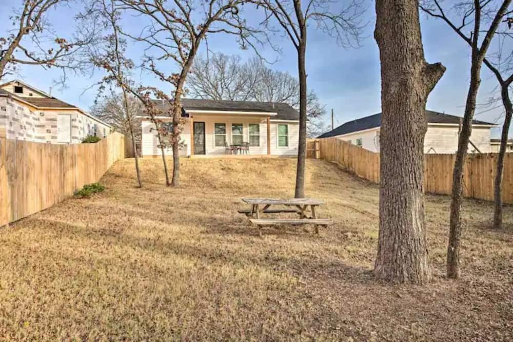 Photo of Outdoor in Denison