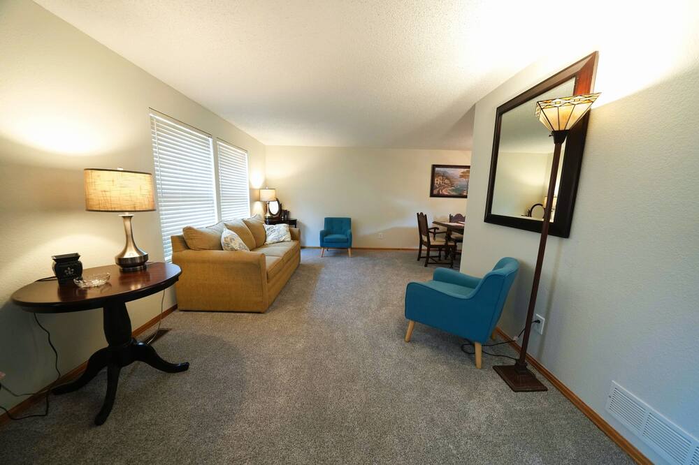 Photo of Livingroom in North Central Westminster