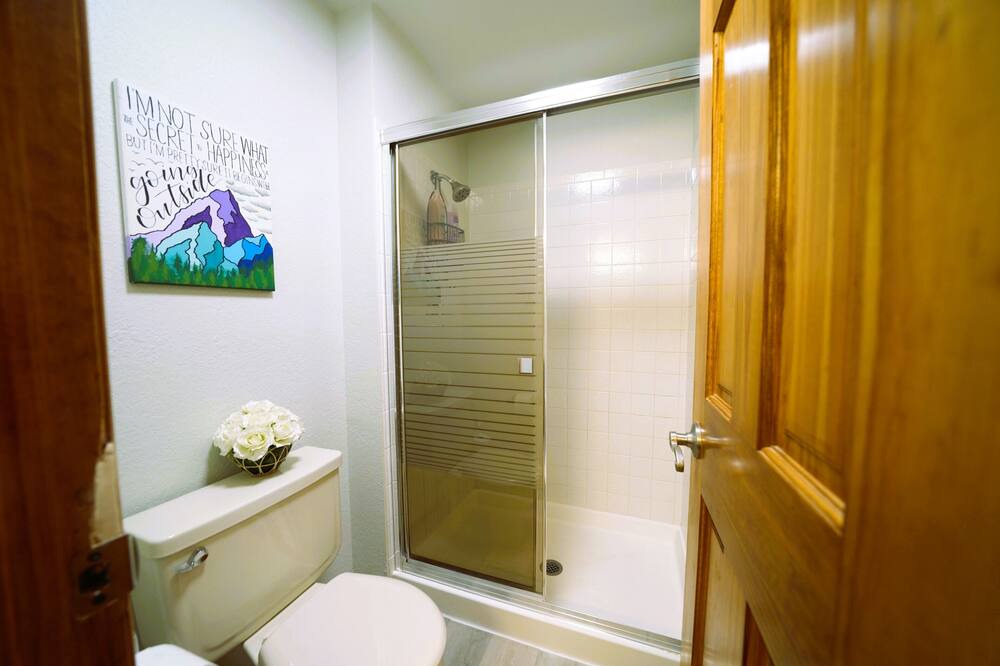 Photo of Bathroom in North Central Westminster
